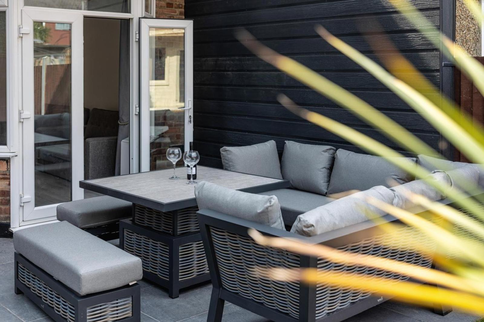 Modern Home With Driveway Parking For 2 Vehicles, Near Tottenham Hotspur Stadium, White Hart Lane Train Station London Exteriör bild