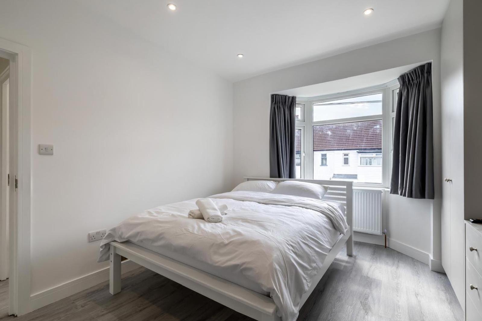 Modern Home With Driveway Parking For 2 Vehicles, Near Tottenham Hotspur Stadium, White Hart Lane Train Station London Exteriör bild